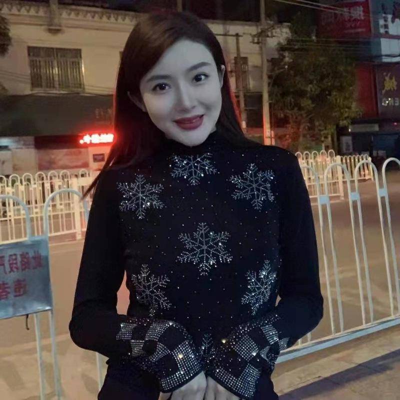 Influencer Quần Ôm Dáng Đính Đá Hình Bông Tuyết Phong Cách Phương Tây Nóng Bỏng
