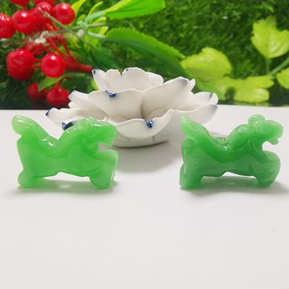 Mặt dây chuyền hình ngựa bằng đá