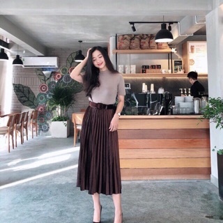 Chân váy nhung dập ly kèm ảnh và video thật ạ