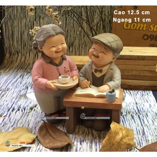 Tượng ông bà già chăm sóc da