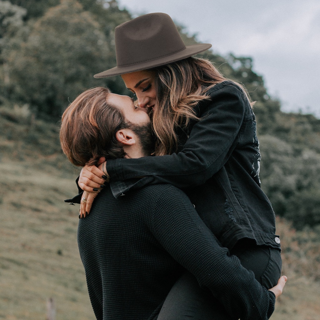 Mũ vành rộng màu trơn thiết kế thanh lịch cho Unisex