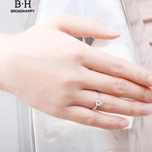 Nhẫn thép không gỉ đính đá zircon sang trọng cho nữ