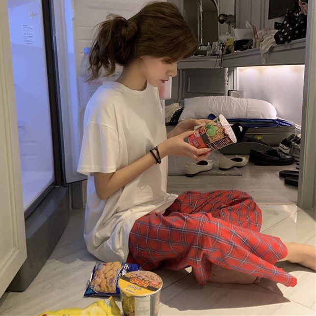 Bộ đồ ngủ tay ngắn dáng rộng quần họa tiết sọc caro phong cách Hàn Quốc thời trang mùa hè năng động cho cặp đôi | BigBuy360 - bigbuy360.vn