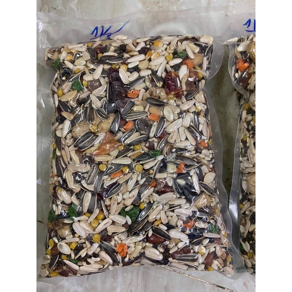 Hạt trộn vẹt lớn mix trái cây chiết lẻ 500g.