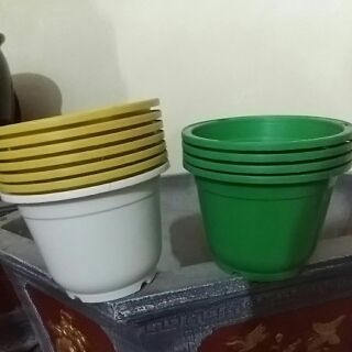 Chậu nhua quai treo 15×17cm