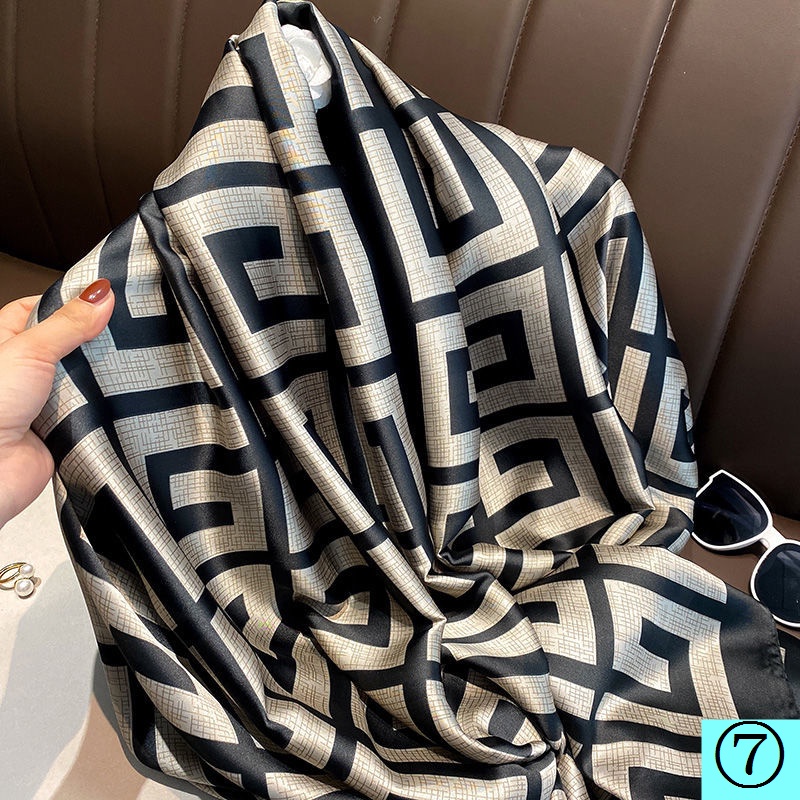 Khăn Choàng Lụa Mỏng In Chữ D Thời Trang Mùa Hè Dành Cho Nữ Đi Biển