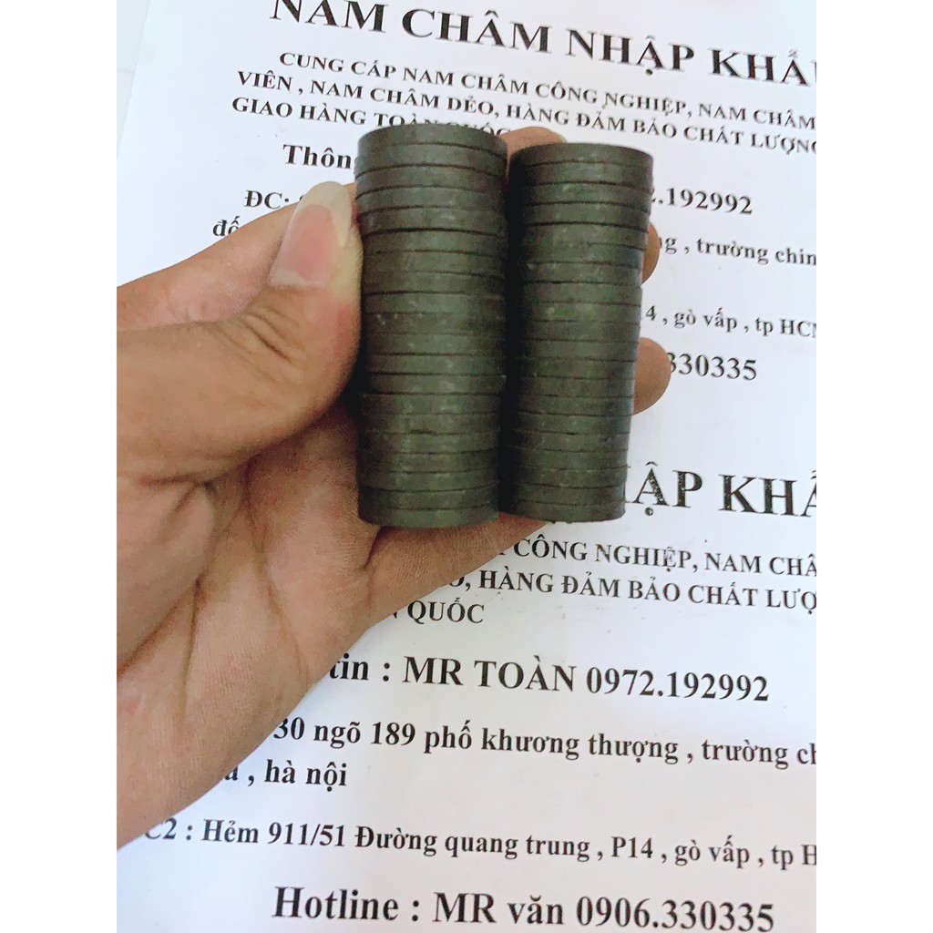 Nam châm viên ferrite 25x3mm màu đen