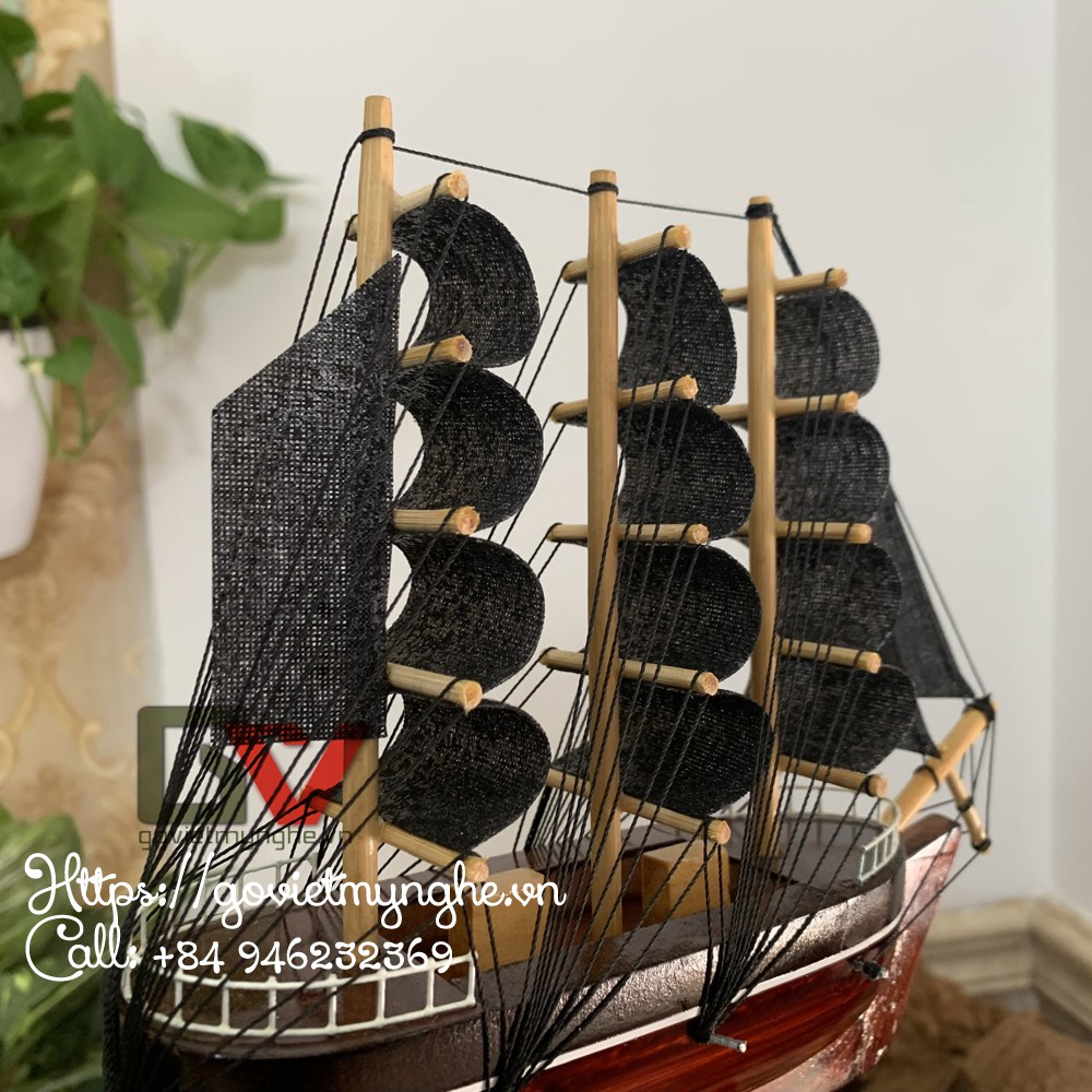 Tàu thuyền gỗ mô hình trang trí bàn làm việc kệ sách phòng làm việc - Dài 20cm - buồm đen