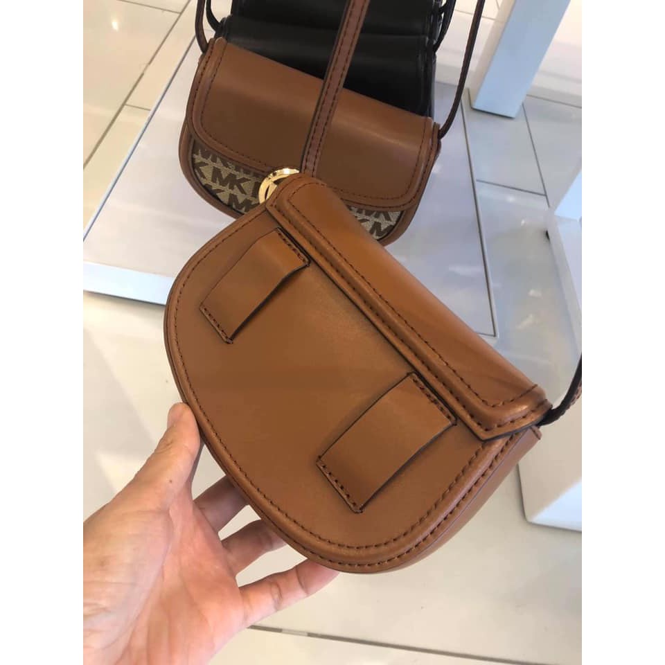 Túi đeo chéo logo MK nâu Michael Kors Fulton  size 16cm