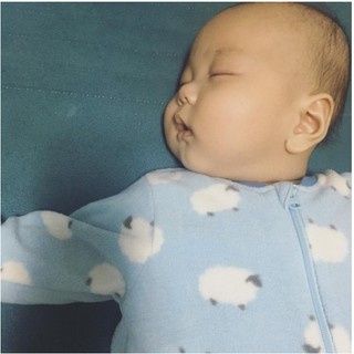 Body nỉ uniqlo dành cho baby