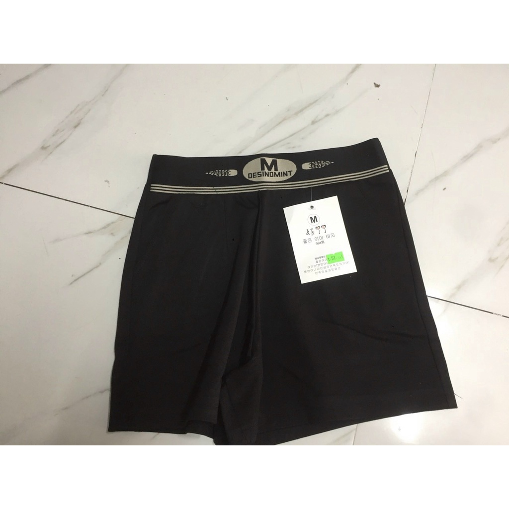 Quần đùi cạp chun thêu chữ thần thánh vải Umi hàn dành cho nữ