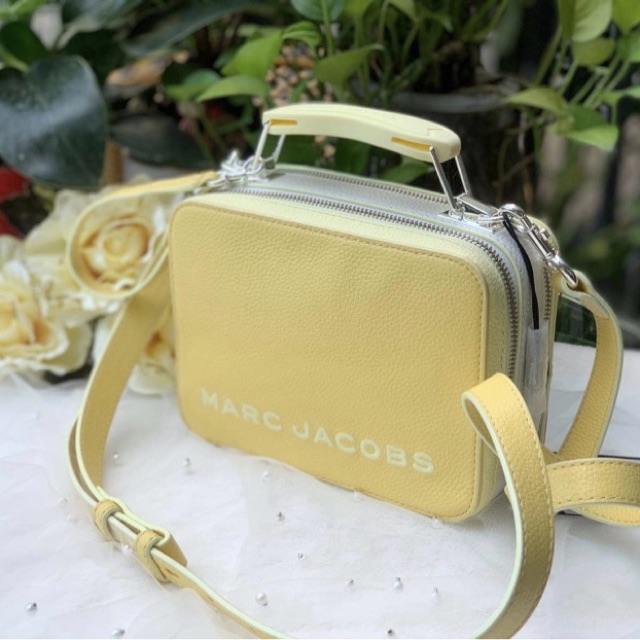 Túi Marc Jacobs The Box vàng hoa cúc da thật mềm đẹp