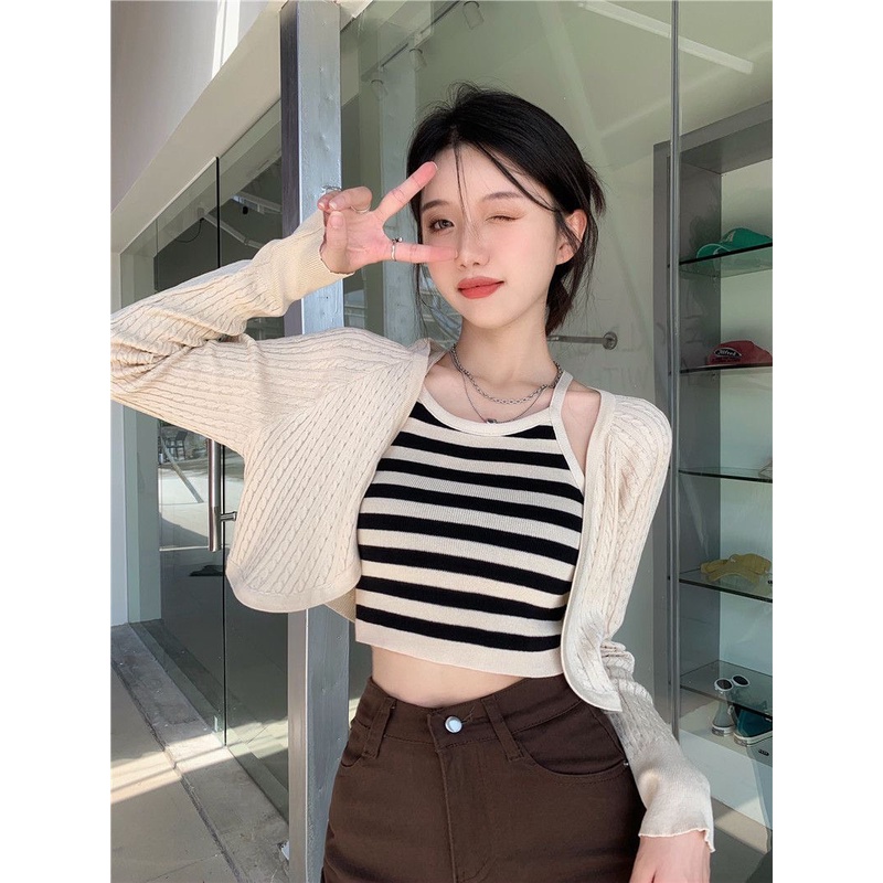 Set Áo Khoác Len Cardigan Kèm Áo Hai Dây Croptop
