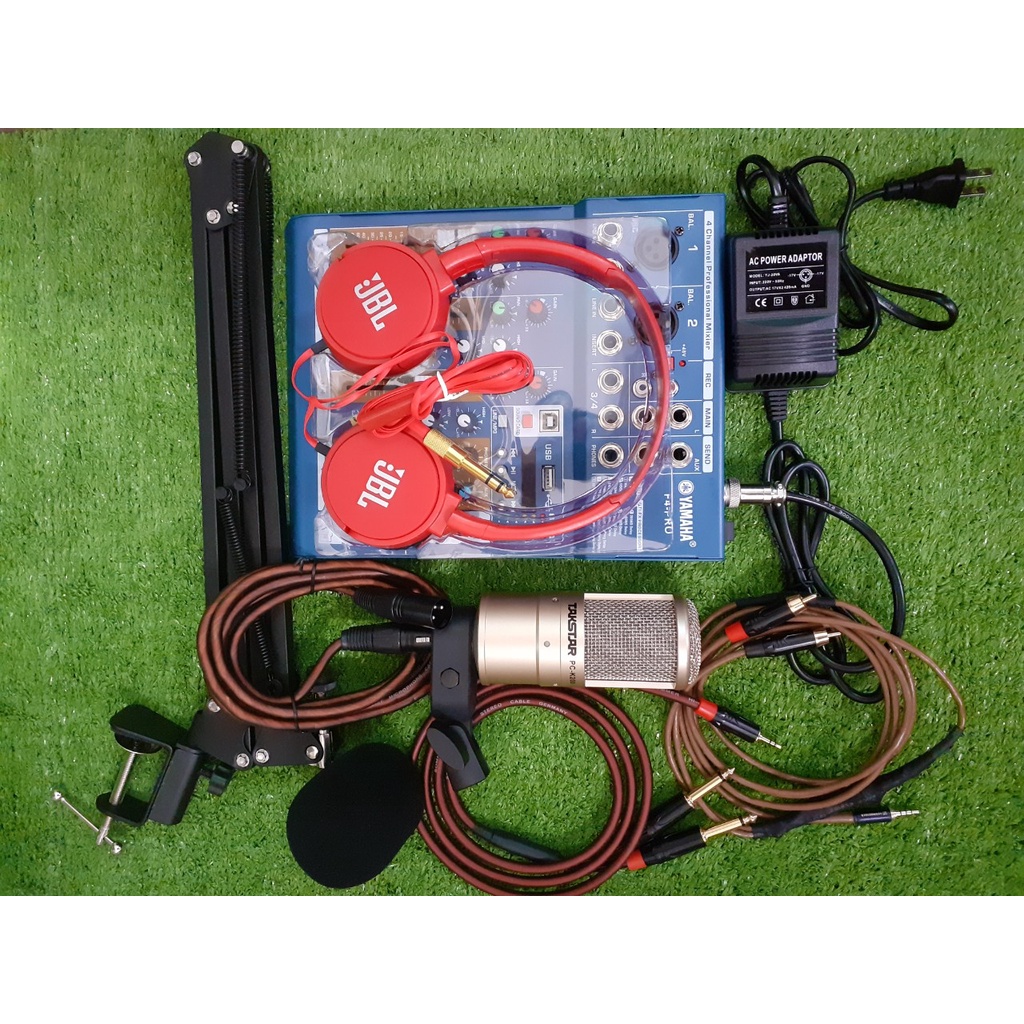 Bộ Mixer karaoke Live Stream Yamaha F4PRO với micro TAKSTAR PC K200.