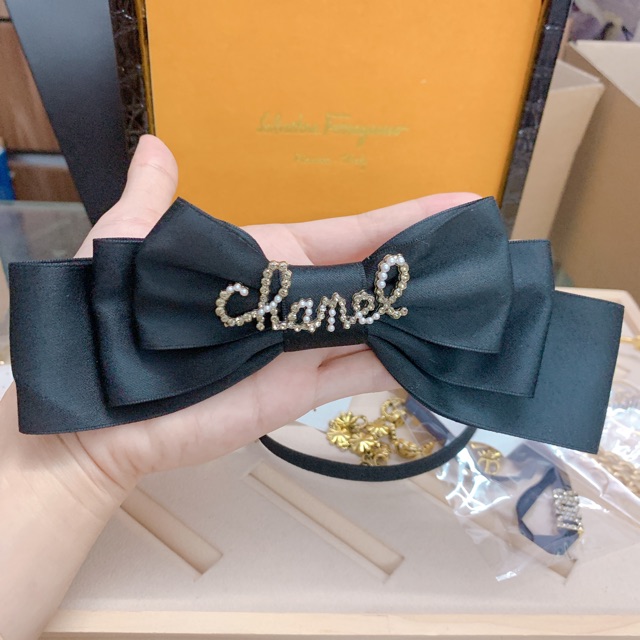 kẹp nơ chanl tiểu thư