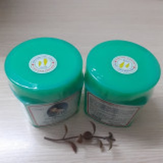 Kem Dưỡng Trắng Da Toàn Thân Nguyễn Quách  150g, Tem giá: 94.000đ