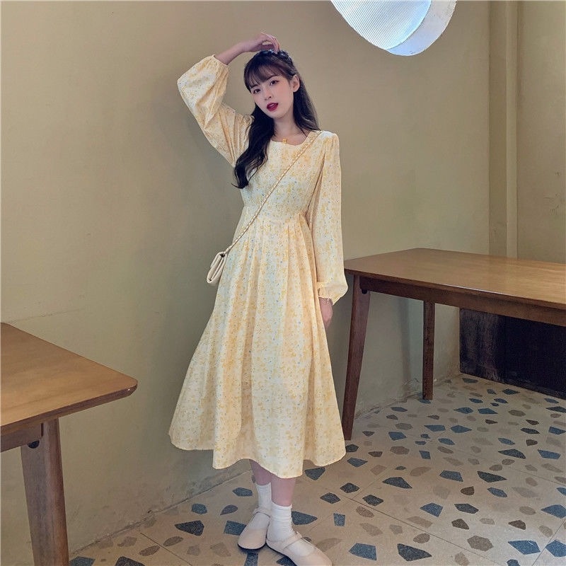 Đầm tay dài in hoa màu vàng nhạt thời trang mùa thu mới cho nữ