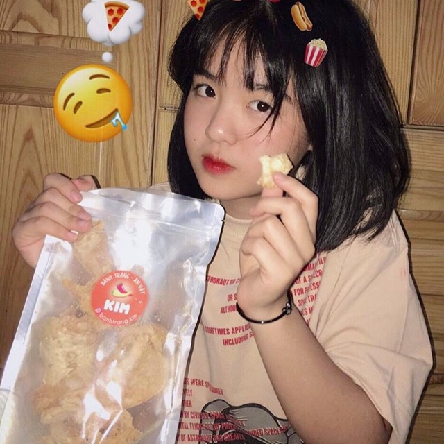 Da heo giòn tan chấm tương ớt