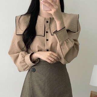 Áo sơmi cổ vuông