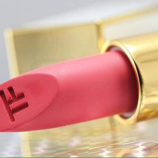 Son tom ford hồng đào