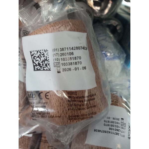 Băng thun y tế  tự dính 3M COBAN 75mm* 4,5m date mới nhất 2027