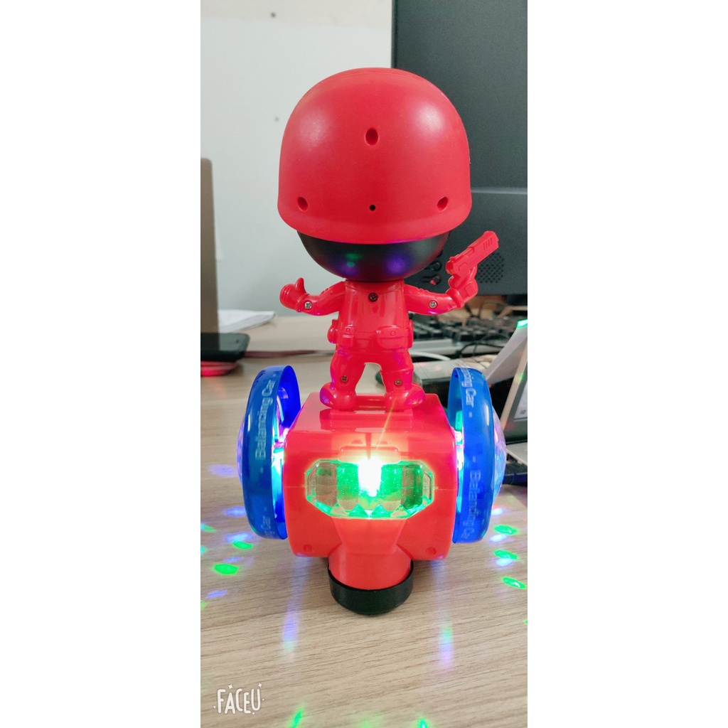Trò chơi con mực Squid game xe thăng bằng xoay 360 độ, phát nhạc có đèn led vui nhộn