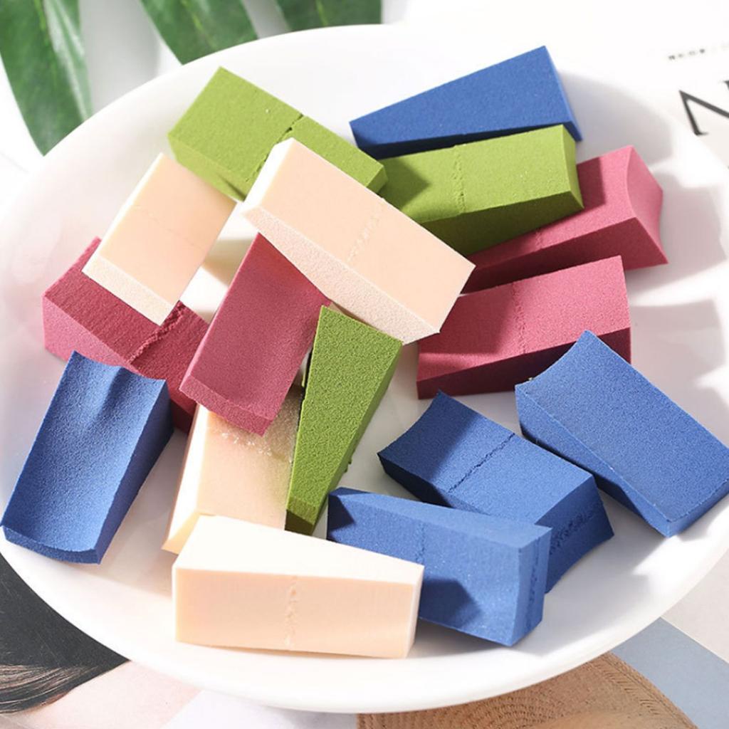 Set 24 mút trang điểm hình tam giác nhỏ tiện lợi