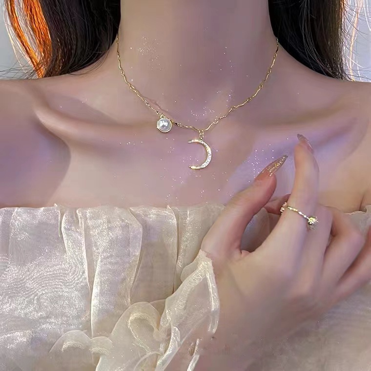 Vòng cổ Mạ Vàng Mặt Trăng Khuyết Đính Ngọc Trai Giả Màu Sắc