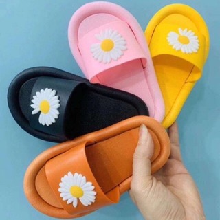 DÉP HOA CÚC DỄ THƯƠNG CHO BÉ