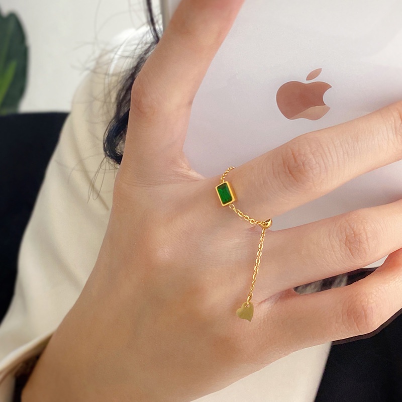 Nhẫn đính kim cương giả màu xanh lá nhạt sang trọng thời trang dành cho nữ