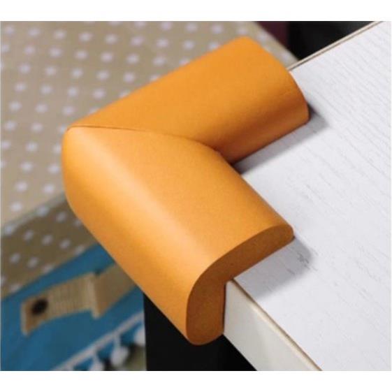 Miếng Bịt Cạnh Bàn Chất Liệu Cao Cấp Để Giúp Bé Không Bị Tổn Thương Khi Va Chạm Với Cạnh Sắc Nhọn
