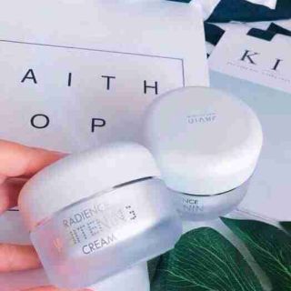 KEM DƯỠNG TRẮNG.JAVIN DE SEOUL🌺🌼🌷JAVIN DE SEOUL RADIENCE WHITENING CREAM .🌺🌷
💁🏼‍♀️Kem Dưỡng💥 Hàng nhập khẩu 100%
