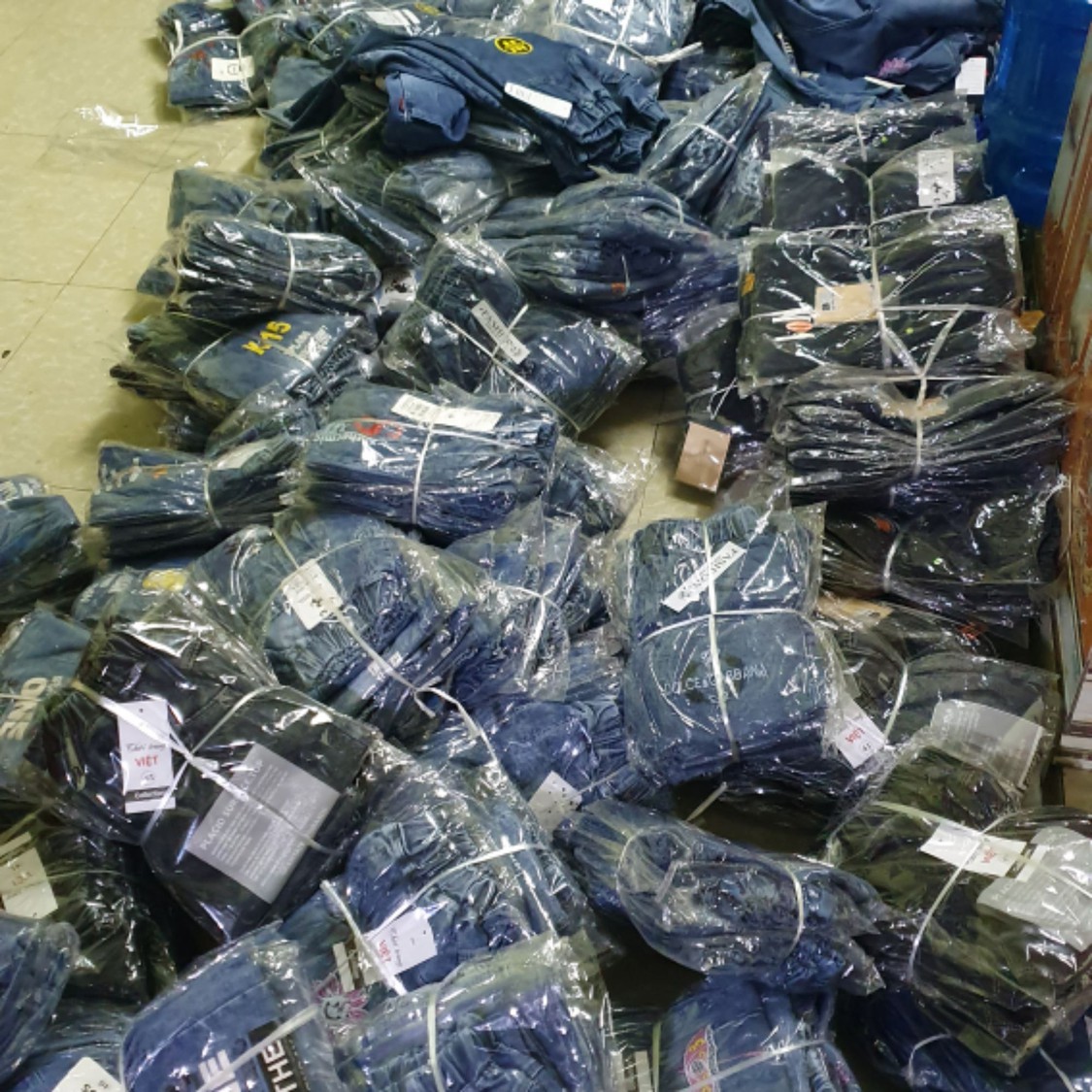 Chuyên quần Jin Việt