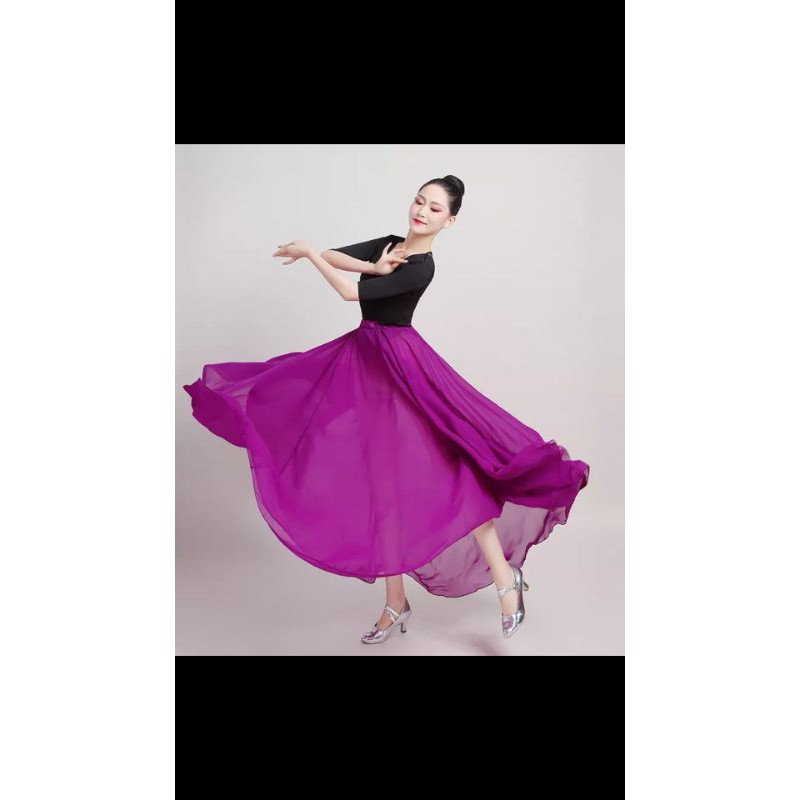 Váy 720 độ màu mới tặng quần váy