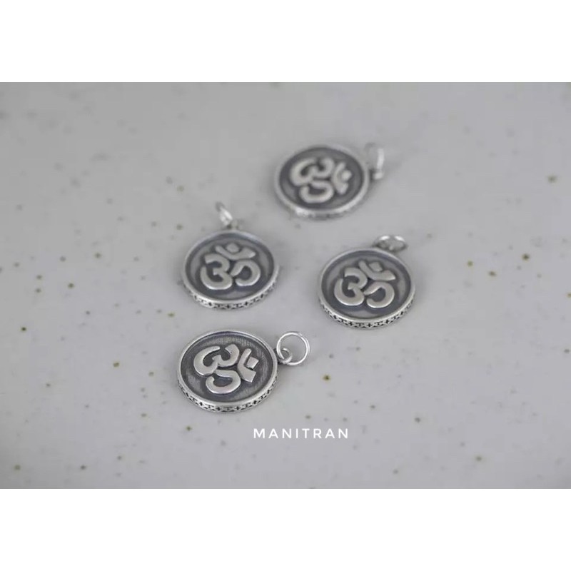 Mặt dây chuyền Bạc chữ Om