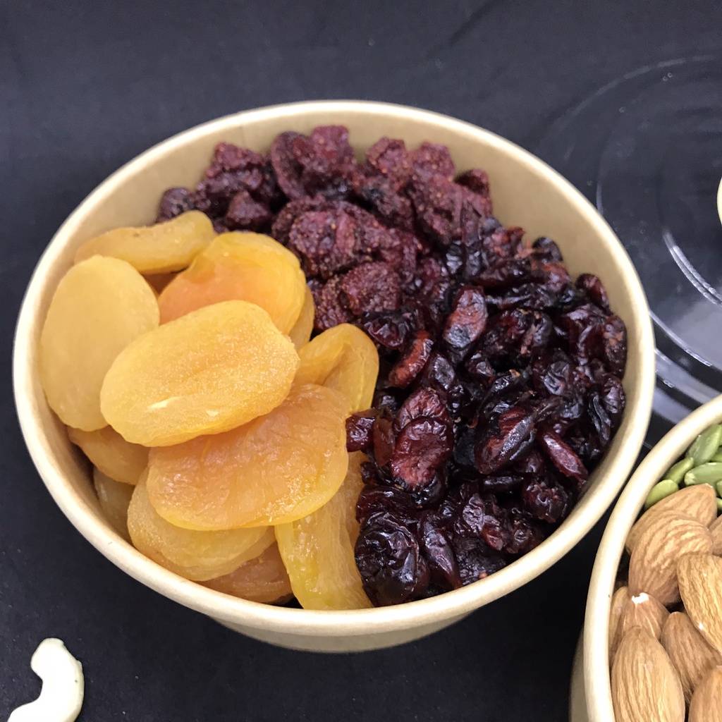 Combo Siêu Tiết Kiệm 1 Kg Mix Hạt Dinh Dưỡng Quả Sấy (bí xanh, hạnh nhân, óc chó, điều, mơ, dây, nho đen, nam việt quất)