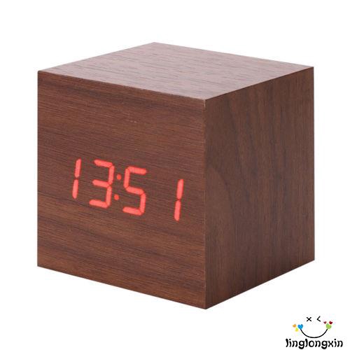 Đồng hồ đếm ngược bằng gỗ với đèn LED và màn hình hiển thị nhiệt độ