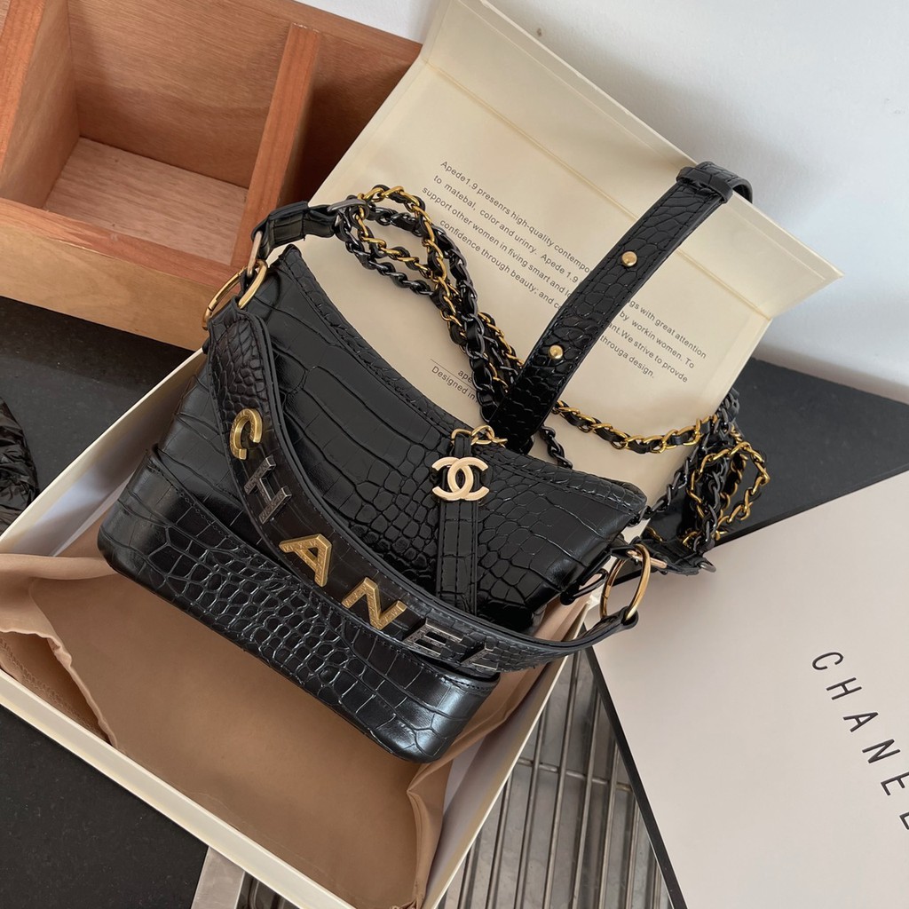 Túi xách Hobo Da Rắn 💥SIÊU CÁ TÍNH💥 túi đeo chéo thiết kế trẻ trung phong cách Đế gỗ size 20 loại 1 | BigBuy360 - bigbuy360.vn