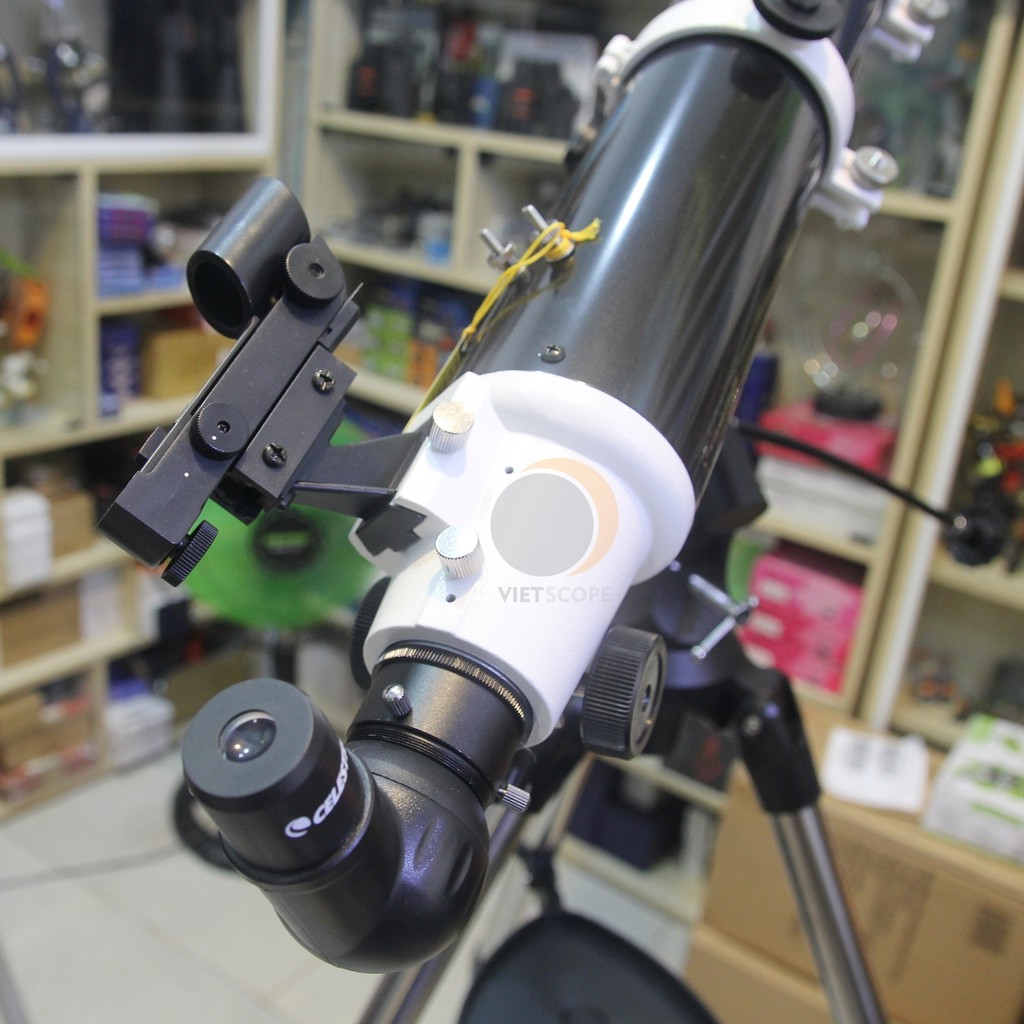 Kính thiên văn khúc xạ Celestron 80EQ Deluxe