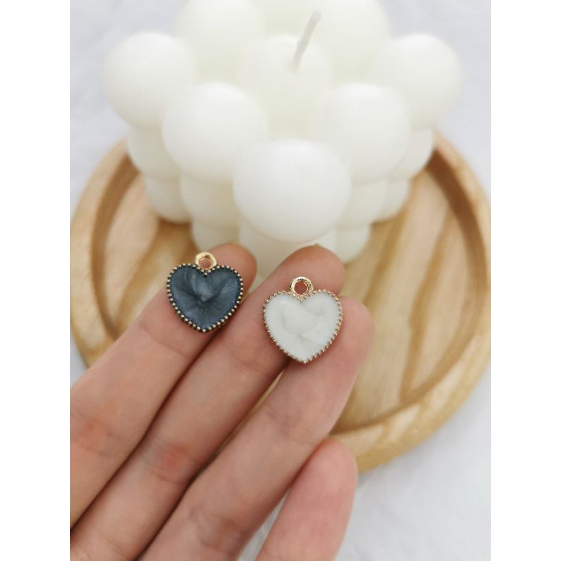 Charm kim loại tim nhũ