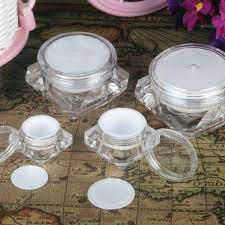 Hũ chiết dưỡng môi kim cương