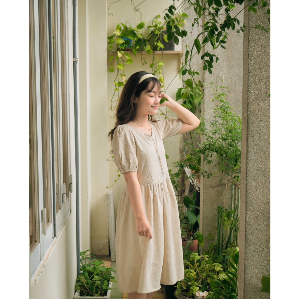 Đầm Linen Muối Tiêu Cổ Tim