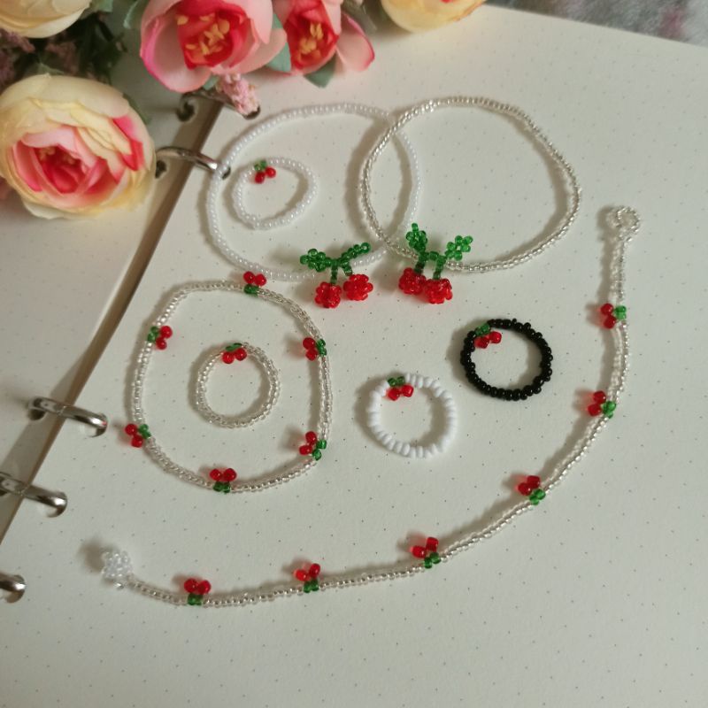 Vòng tay hạt cườm cherry thủy tinh