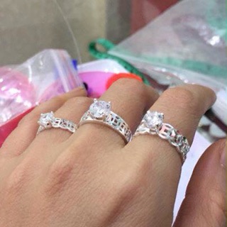 nhẫn kim tiền đá cao nhân tạo