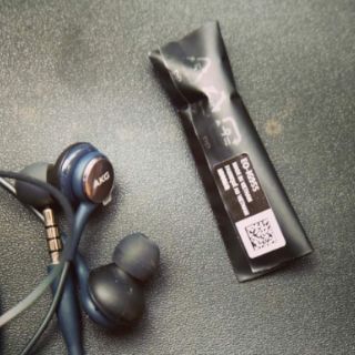 TAI NGHE S8 AKG SAMSUNG