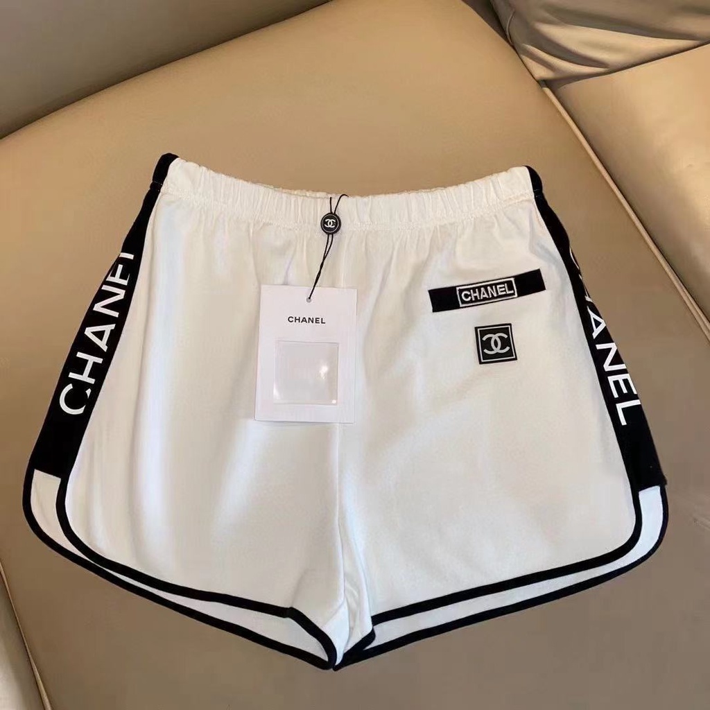 Quần short màu đen / trắng rộng rãi giản dị phù hợp với tất cả các trang phục phong cách Hàn Quốc cho nữ