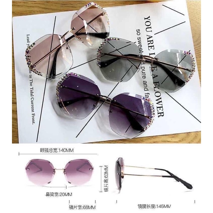 Kính thời trang gắn ( giả) đá sang chảnh