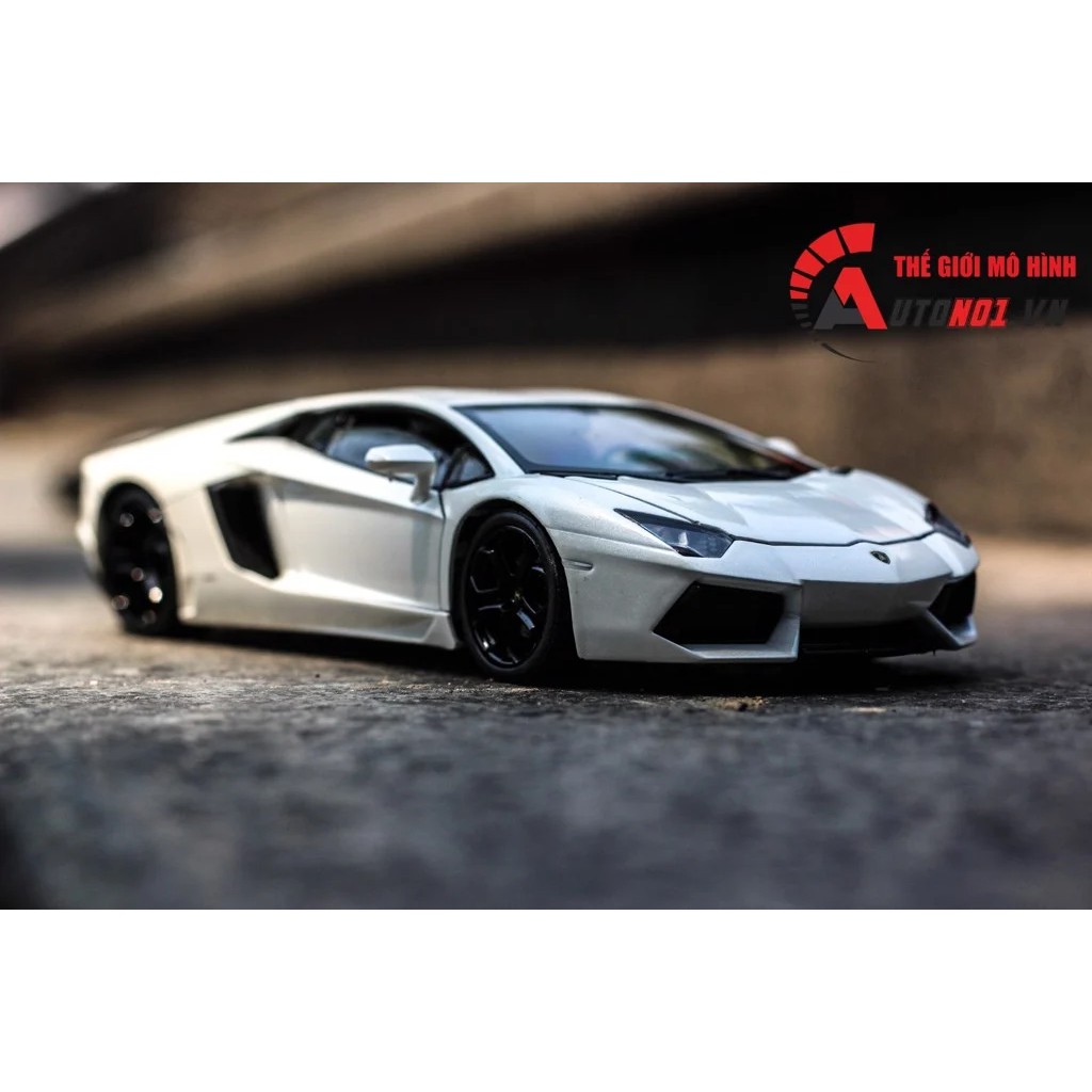 MÔ HÌNH XE LAMBORGHINI AVENTADOR LP700-4 WHITE 1:24 WELLY 5806