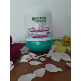 Lăn khử mùi Garnier mineral hàng Đức 50ml