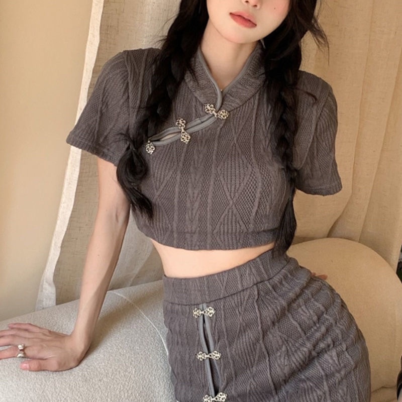 Set áo váy kiểu dáng sườn xám phong cách Trung Hoa
